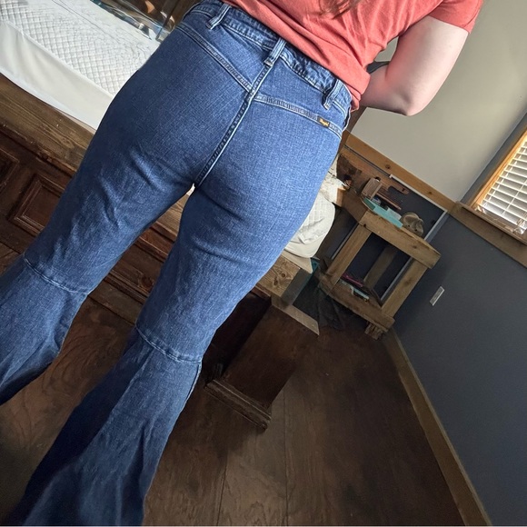 Wrangler Women's Retro High Rise Trumpet Flare Jean-Jana - Picture 8 of 8